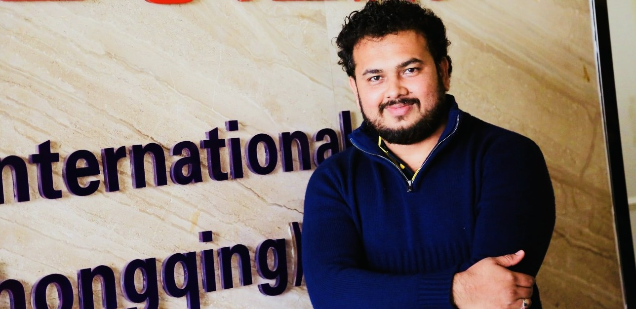 වාර්ෂික සැසිවාර දෙක මගින් චීනයේ පූර්ණ ප්‍රජාතන්ත්‍රවාදය පිළිබඳව සංකේන්ද්‍රීය ප්‍රකාශනයක් සහ භාවිතයක් හඳුනාගත හැකියි