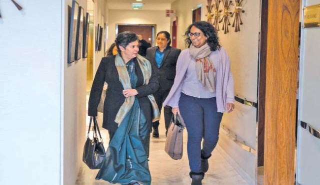 ලෝක උරුමය ආරක්ෂා කිරීමේ යුනෙස්කෝ – සමුළුවට අගමැතිනිය පැරිස් යයි