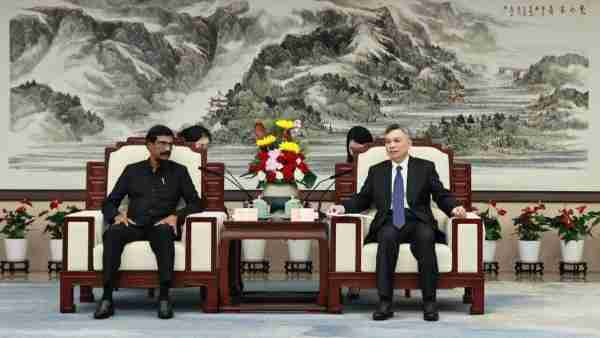 ජ.වි.පෙ ප්‍රධාන ලේකම් සහ චීනයේ Zhejiang පළාතේ ප්‍රධානියා අතර හමුවක්