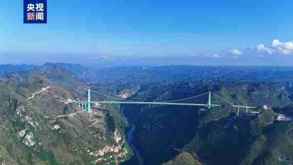 ලොව උසම පාලම වන Huajiang පාලම ගමනාගමනය සඳහා විවෘත කෙරේ