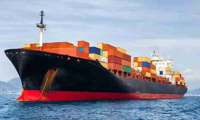 චීනය ඇමරිකාවේ නෞකා සම්බන්ධයෙන් විශේෂ වරාය ගාස්තු පැනවීමක් සිදු කරයි