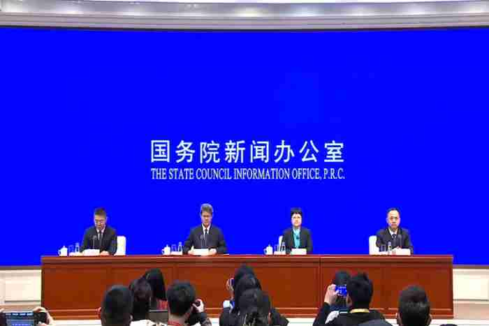 කාර්මික සහ තොරතුරු තාක්ෂණ අංශය චීන ආර්ථිකය තුළ ඉටුකළ කාර්යභාරය වඩාත් කැපී පෙනේ