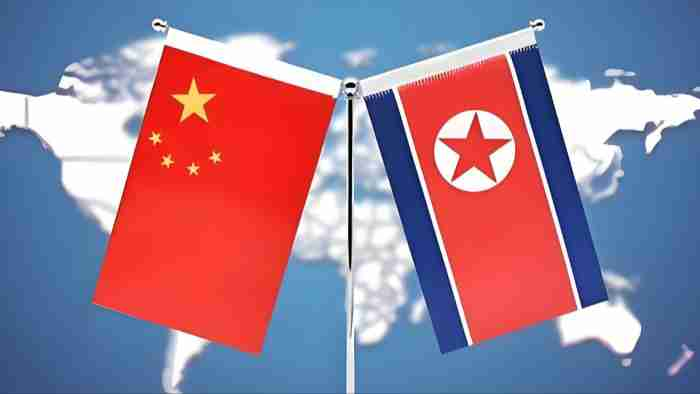 උතුරු කොරියානු උත්තරීතර නායකයා සහ චීන විදේශ අමාත්‍යවරයා අතර හමුවක්