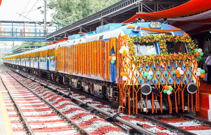 ඉන්දි­යා­වෙන් පළ­මු­ව­රට හයි­ඩ්‍ර­ජන් බල­යෙන් දුම්රිය සේව­යක්