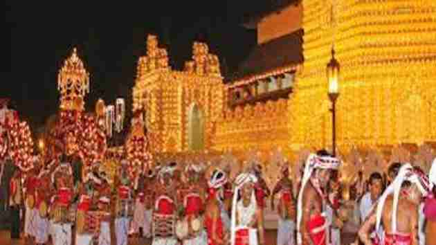 මහනුවර දෙවන කුඹල් පෙරහැර අද