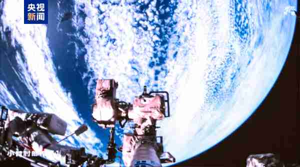 Shenzhou 23 අභ්‍යවකාශ යානයේ ගගනගාමී කණ්ඩායමේ ප්‍රථම බාහිර ක්‍රියාකාරකම සාර්ථකයි